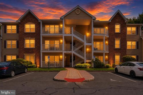 85 Cheverny Ct, HAMILTON, NJ, 08619-4718 | Card Image