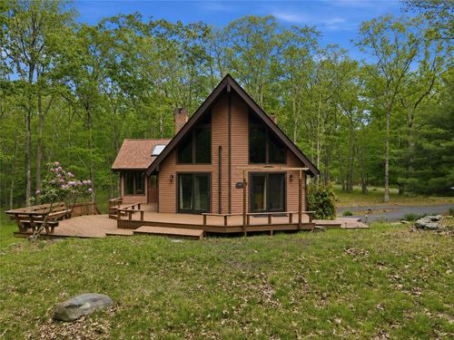 1517 Deer Run, Bushkill, PA, 18324-6822 | Card Image