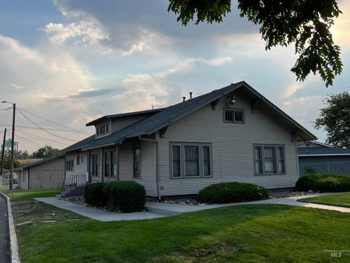 151 Nw 8th St, Ontario, OR, 97914-2240 | Card Image