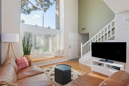 1234 Llama Ct, Ventura, CA, 93003 | Card Image