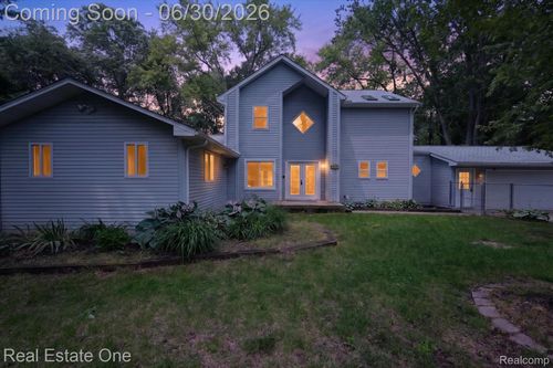 904 N Park St, Highland, MI, 48356-2626 | Card Image