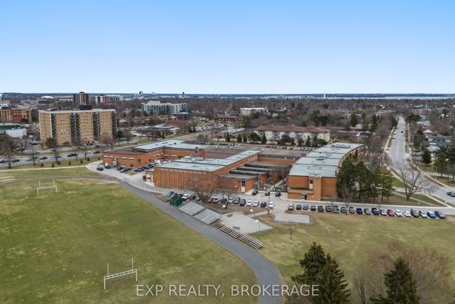 401 - 257 Bath Rd, Condo with 2 bedrooms, 2 bathrooms and 1 parking in Kingston ON | Image 40
