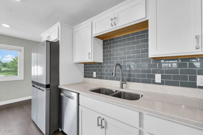 8 - 8 Fields E, Condo with 2 bedrooms, 2 bathrooms and 1 parking in Champaign IL | Image 10