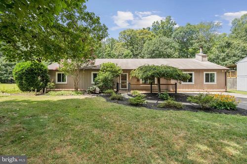 7192 Sunrise Ct, Warrenton, VA, 20187-3582 | Card Image
