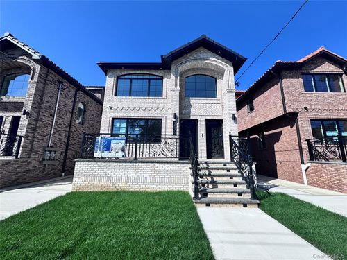 3828 215th St, Bayside, NY, 11361-2128 | Card Image