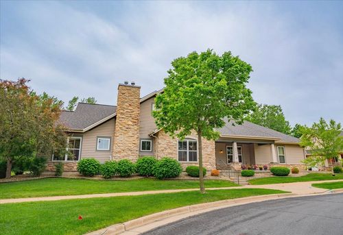 8201 Highview Dr, Madison, WI, 53719-3854 | Card Image