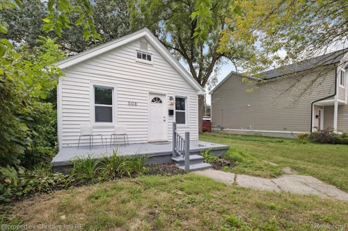 508 E Bernhard Ave, Hazel Park, MI, 48030-2221 | Card Image
