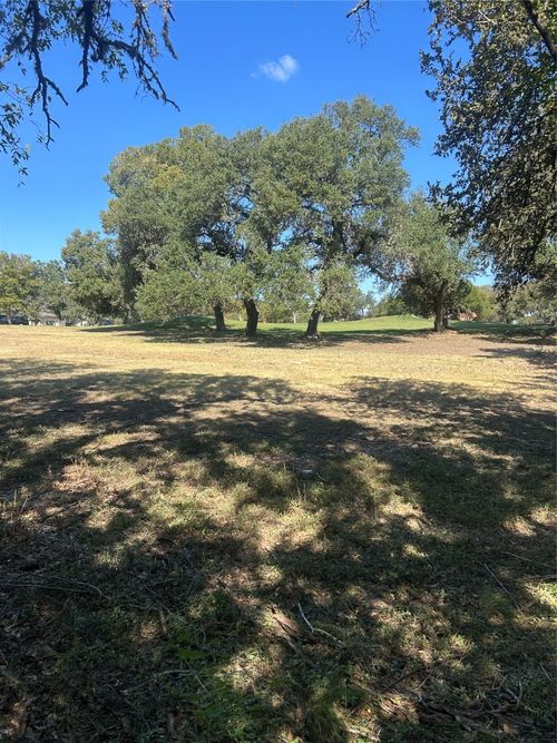 150 Champion Cir, Wimberley, TX, 78676-3329 | Card Image