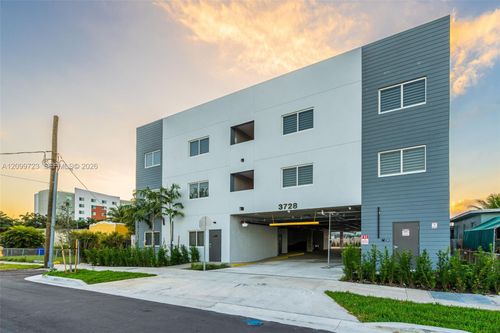 207-3728 Nw 19th Ave, MIAMI, FL, 33142-5436 | Card Image
