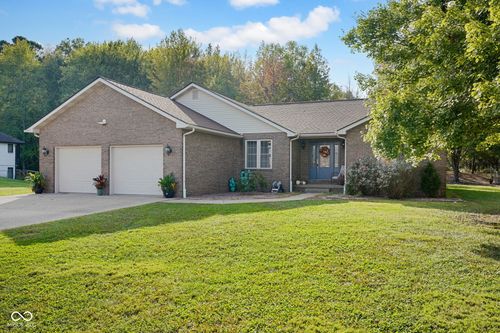 322 Nicole Ln, Scottsburg, IN, 47170-6811 | Card Image