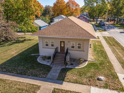 302 E Indiana Avenue, House other with 3 bedrooms, 1 bathrooms and 7 parking in Pontiac IL | Image 2