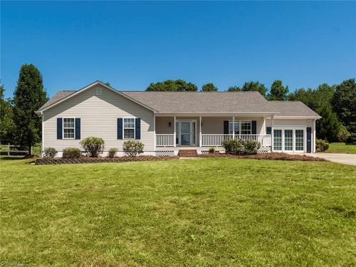 8008 Daltonshire Dr, Oak Ridge, NC, 27310-9700 | Card Image