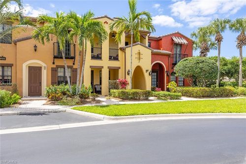 2204-8986 Cambria Cir, NAPLES, FL, 34113 | Card Image