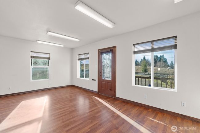 325 E State Route 4, House other with 3 bedrooms, 1 bathrooms and 1 parking in Cathlamet WA | Image 4