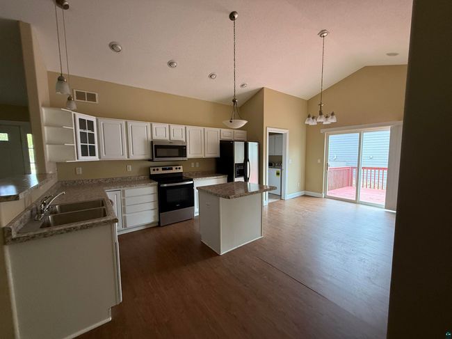LEFT - 5282 Twin Pnes, House other with 4 bedrooms, 3 bathrooms and null parking in Hermantown MN | Image 32