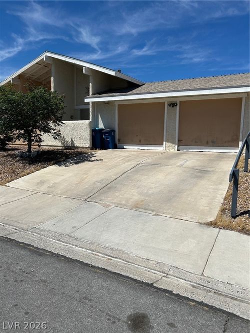 6772 Pine Valley Dr, Las Vegas, NV, 89103-3153 | Card Image