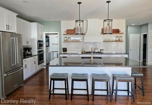 10376 Valley Dr, Goodrich, MI, 48438-8728 | Card Image