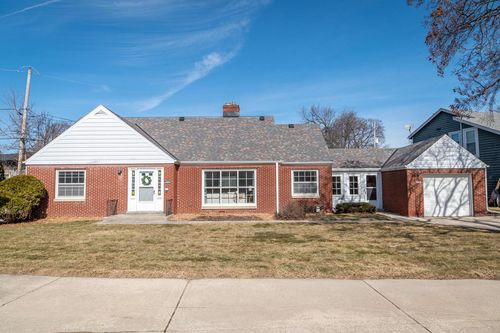 8766 Parkview Court, Wauwatosa, WI, 53226 | Card Image