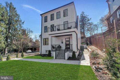 3811 Suitland Rd Se, WASHINGTON, DC, 20020-1253 | Card Image