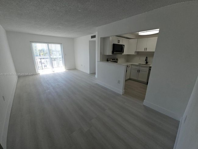 APT-505 - 8101 Crespi Blvd, Condo with 1 bedrooms, 2 bathrooms and null parking in Miami Beach FL | Image 4