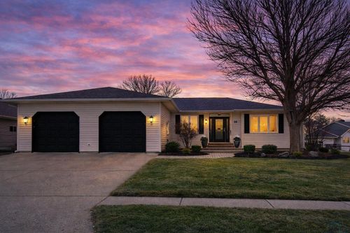 318 Saint Andrews Ct, Vermillion, SD, 57069-3427 | Card Image