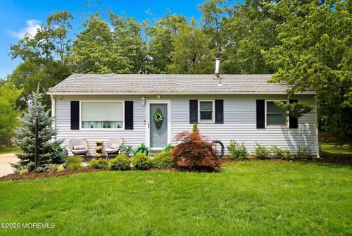 17 Locust Rd, Howell, NJ, 07731-1412 | Card Image