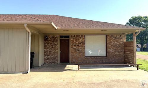 902 W Avenue A, Hooks, TX, 75561-5085 | Card Image