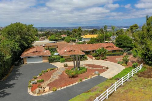2720 Mason Way, Vista, CA, 92084-1829 | Card Image
