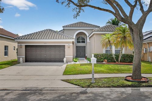 1005 Cedar Falls Dr, Weston, FL, 33327-1727 | Card Image