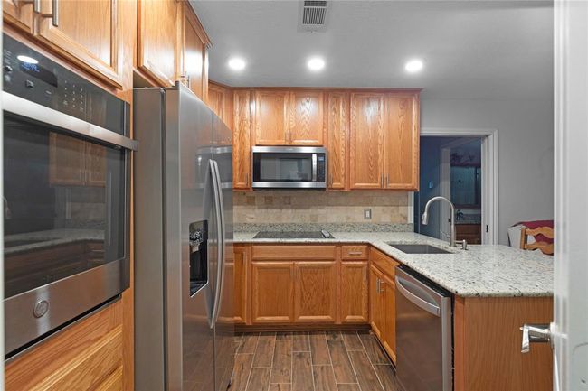 5004 Colmesneil St, House other with 4 bedrooms, 3 bathrooms and 2 parking in Pearland TX | Image 29