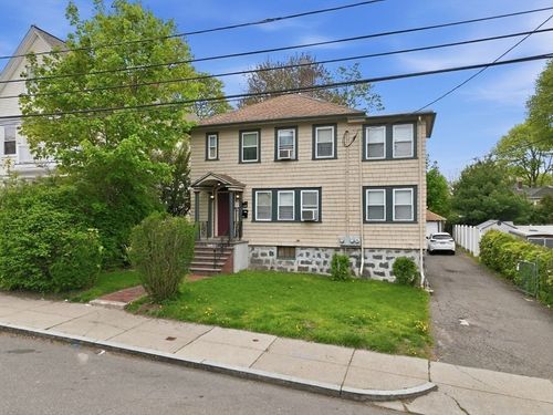 18 Lexington Ave, Boston, MA, 02136 | Card Image