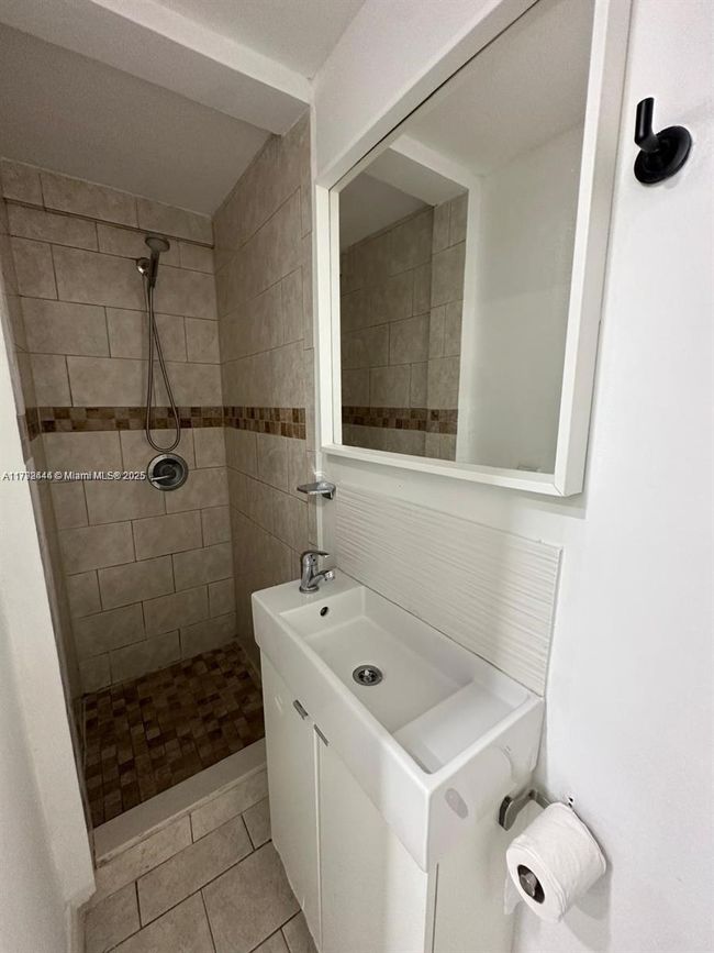 204 - 12025 Sw 10 Th St, Townhouse with 2 bedrooms, 2 bathrooms and null parking in Miami FL | Image 12