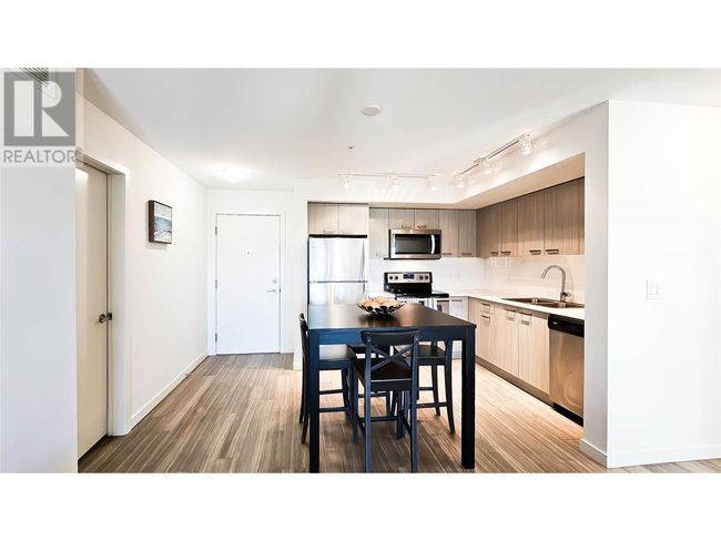 301 - 775 Academy Way, Condo with 3 bedrooms, 3 bathrooms and 1 parking in Kelowna BC | Image 12