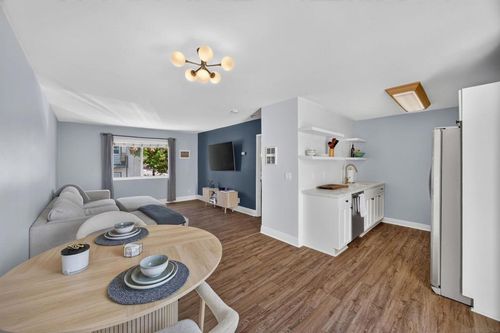 23-2850 Reynard Way, San Diego, CA, 92103-6416 | Card Image