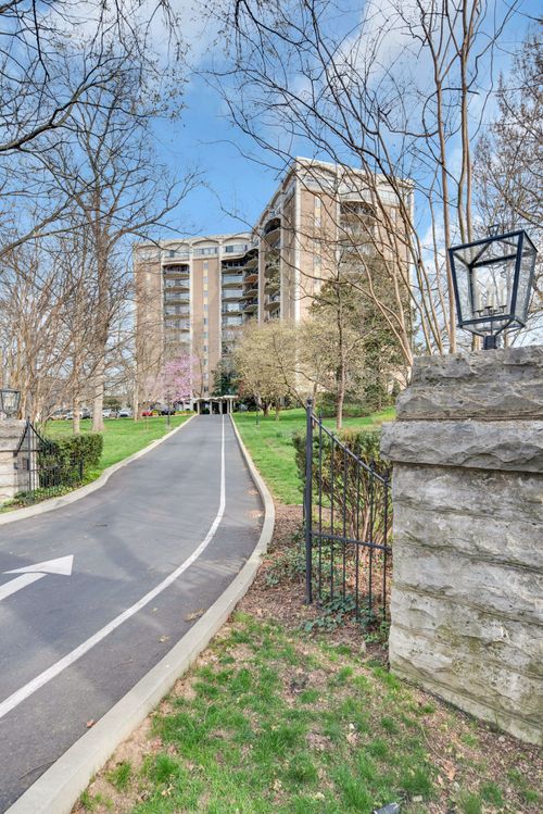 1003-4215 Harding Pike, Nashville, TN, 37205-2033 | Card Image