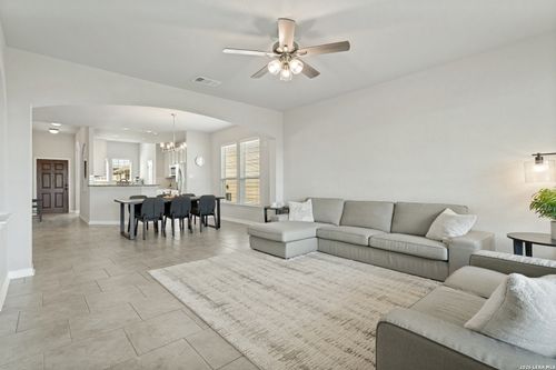 8240 Robin Gate, Selma, TX, 78154-3953 | Card Image