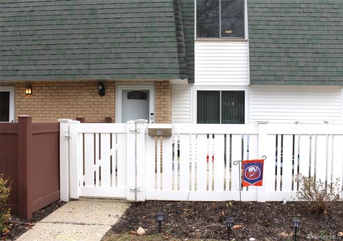 486-486 Daryl Dr, Medford, NY, 11763-1226 | Card Image