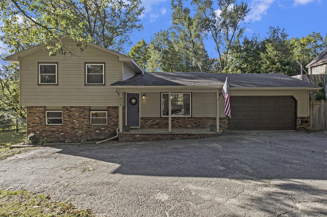 Pettysville Rd, Pinckney, MI 48169