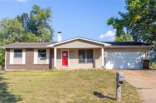 1124 Concord Dr, Saint Charles, MO, 63303-6401 | Card Image