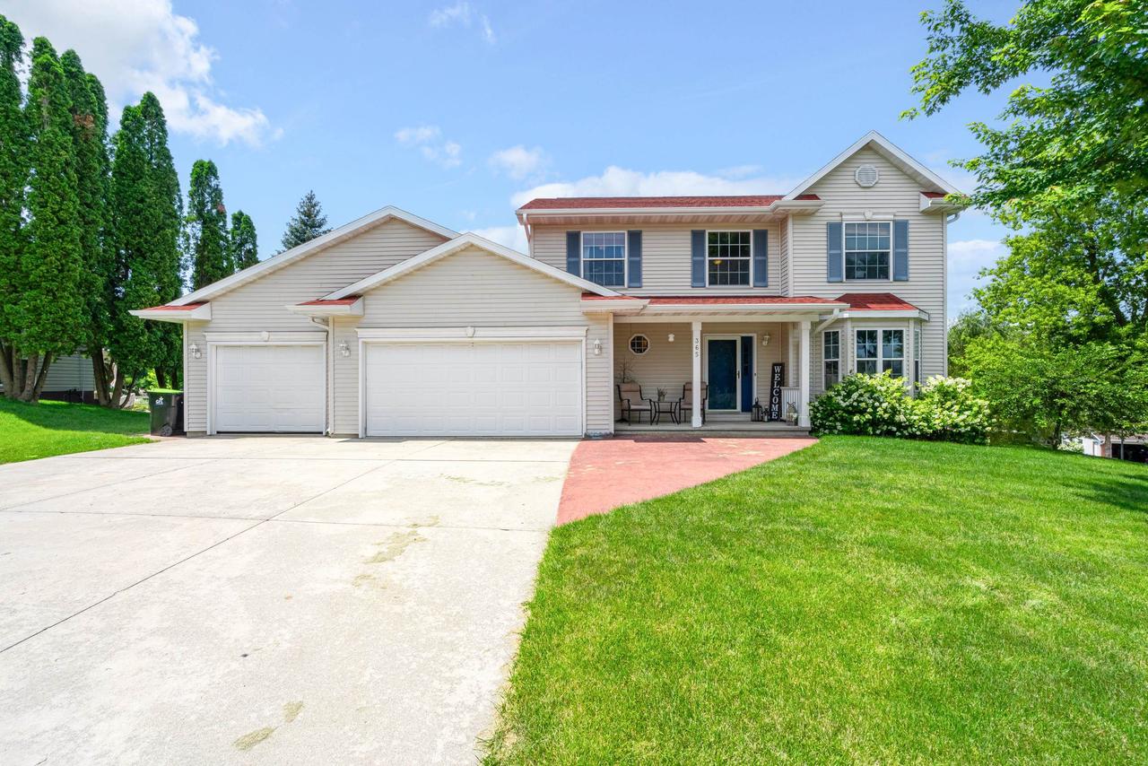Hyland Trl, Mayville, WI 53050