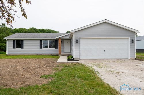 431 Behlman Rd, Oak Harbor, OH, 43449-1509 | Card Image
