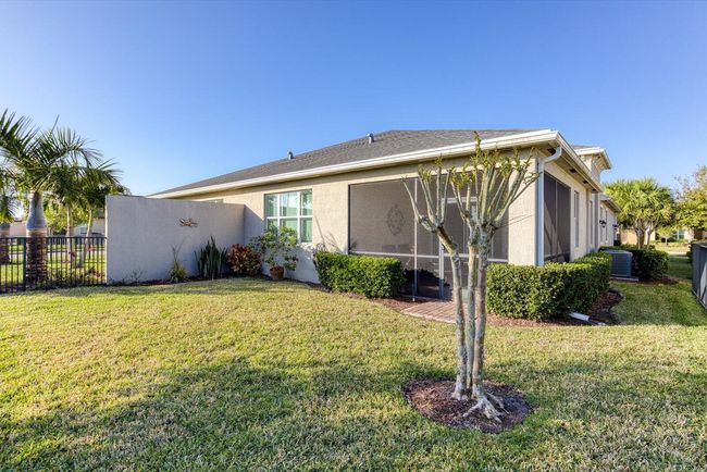 12802 Sw Lake Fern Cir, Condo with 2 bedrooms, 2 bathrooms and null parking in Port St. Lucie FL | Image 24