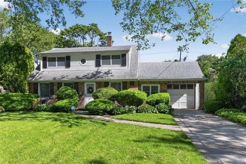 261 Wright Ave, Carle Place, NY, 11514-2017 | Card Image