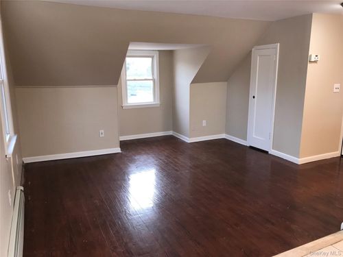 15 N Leech Circle Drive, Glen Cove, NY, 11542 | Card Image