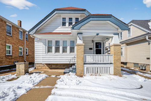 2947 N 60th St, Milwaukee, WI, 53210-1402 | Card Image