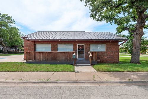 b-111 N Baker St, Granbury, TX, 76048-2031 | Card Image