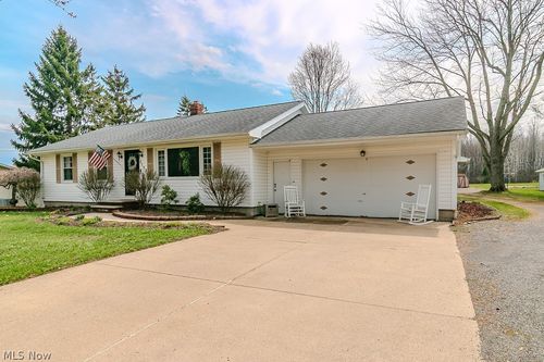 5162 Woodside Dr, Geneva, OH, 44041-7734 | Card Image