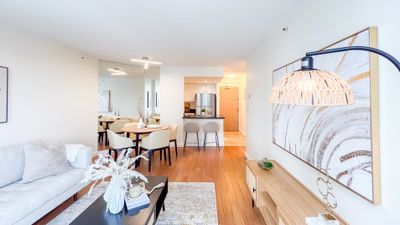 2 - 828 Agnes St, Condo with 1 bedrooms, 1 bathrooms and 1 parking in New Westminster BC | Image 3