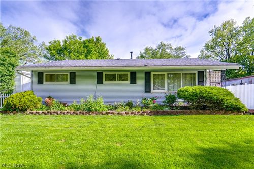 1793 Wakefield Dr, Akron, OH, 44320-1661 | Card Image