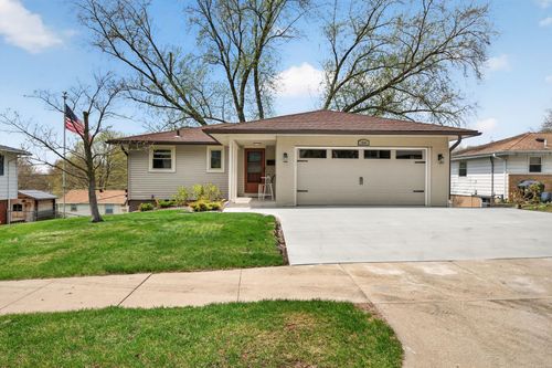 1561 11th Ave Ne, Rochester, MN, 55906-4267 | Card Image